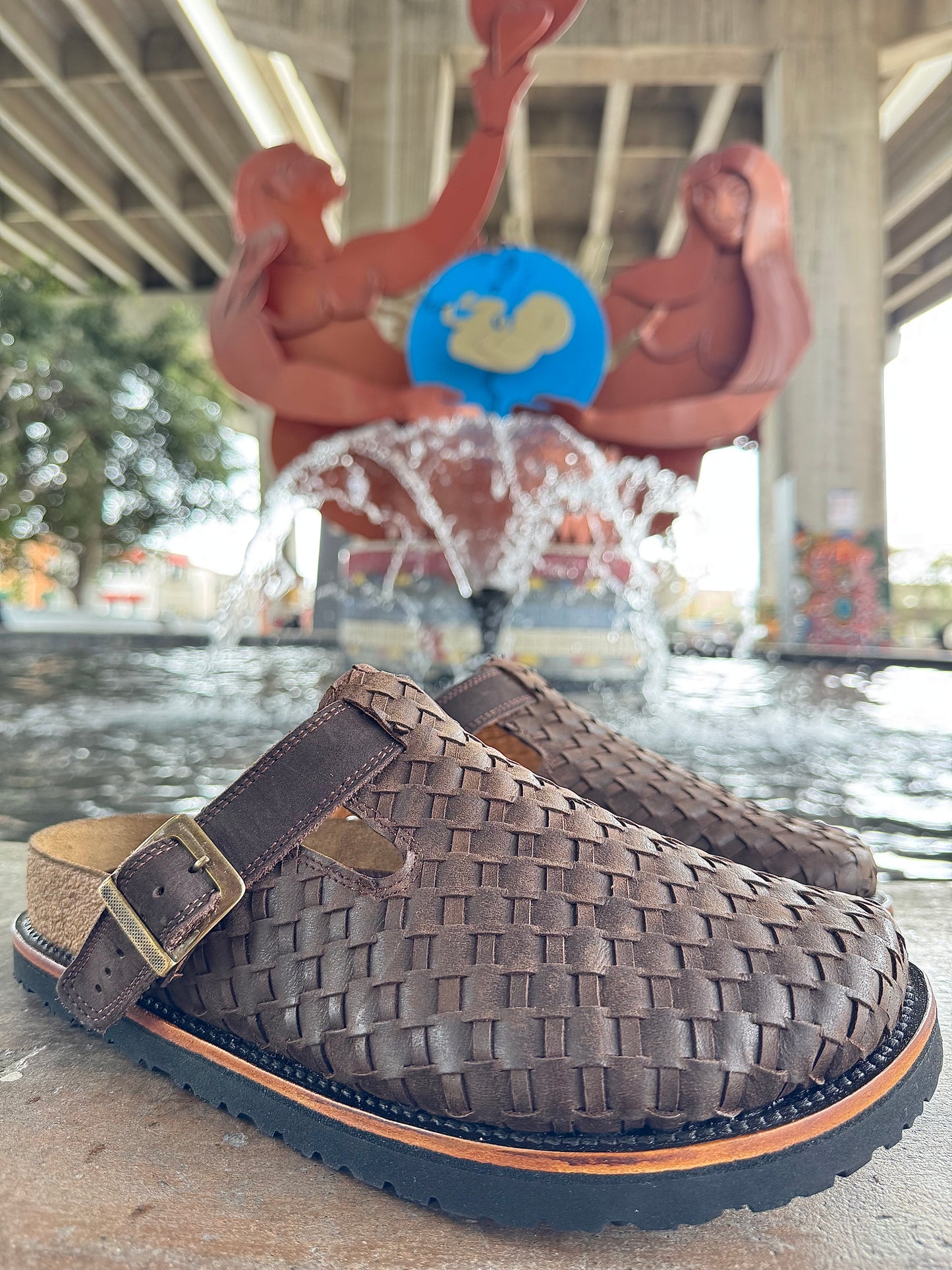 Brown "Petatillo" Clogs with Swivel Straps