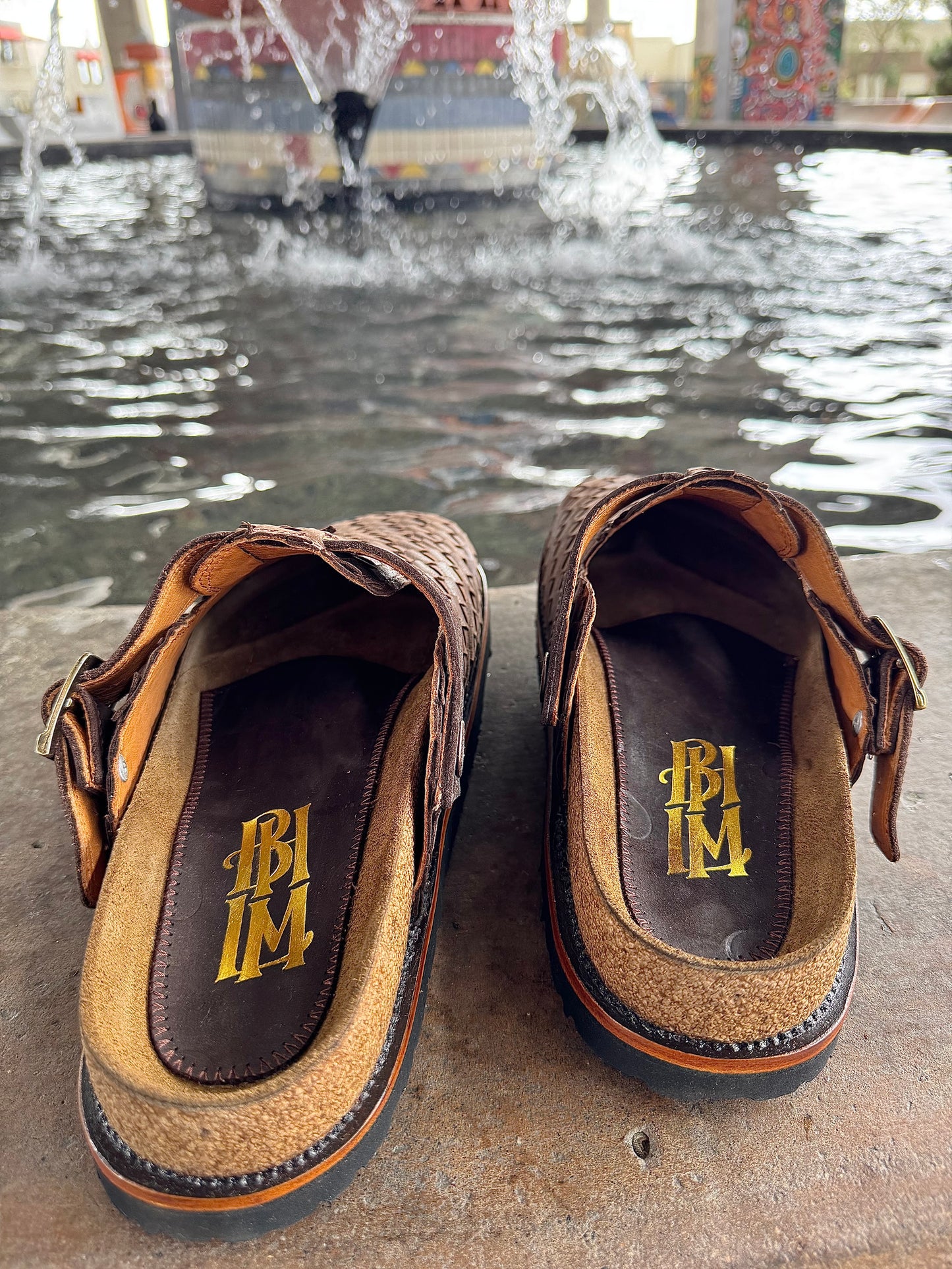 Brown "Petatillo" Clogs with Swivel Straps