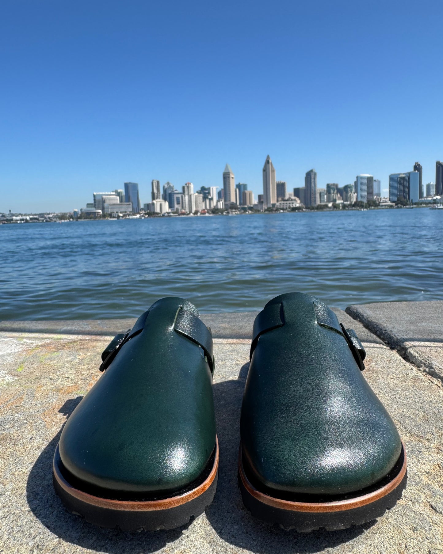 Hunter Green Vegetable Tanned Zero Drop Clogs