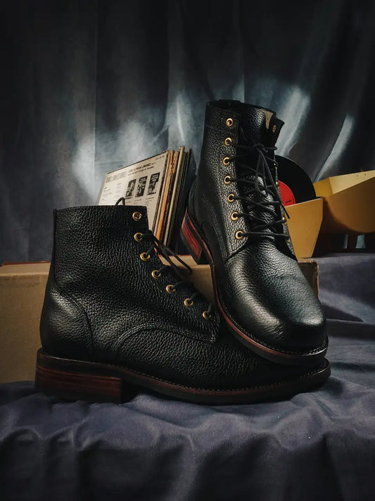 Botas Hasta La Muerte black pebble leather lace up boots with Goodyear welt handcrafted in León Mexico.