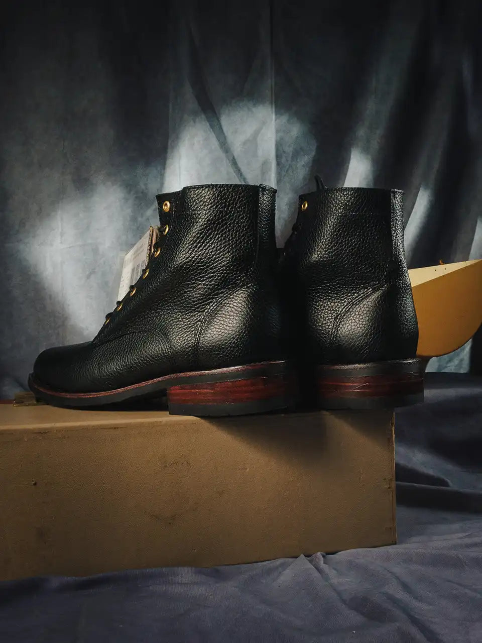 Botas Hasta La Muerte black pebble leather lace up boots with Goodyear welt handcrafted in León Mexico.