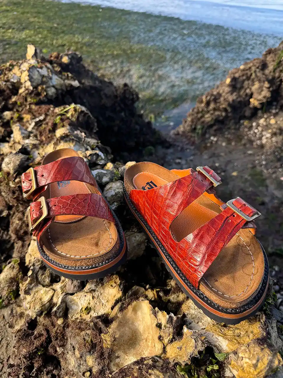 Botas Hasta La Muerte alligator leather huaraches with cork footbed and Vibram sole handcrafted in León Mexico.