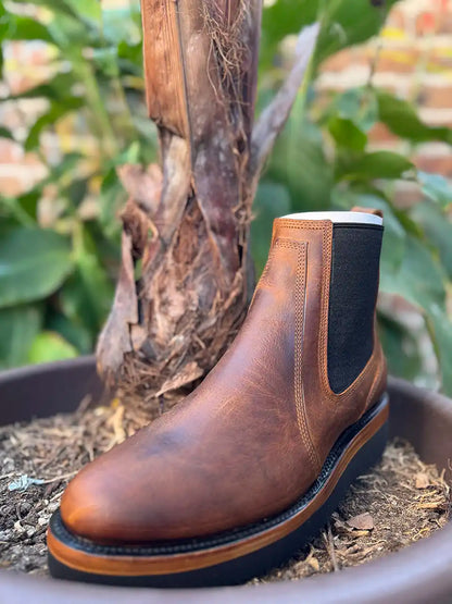 Botas Hasta La Muerte brown oil tanned leather Chelsea boots with Vibram wedge soles handcrafted in León Mexico.