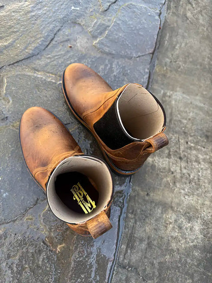 Botas Hasta La Muerte brown oil tanned leather Chelsea boots with Vibram wedge soles handcrafted in León Mexico.