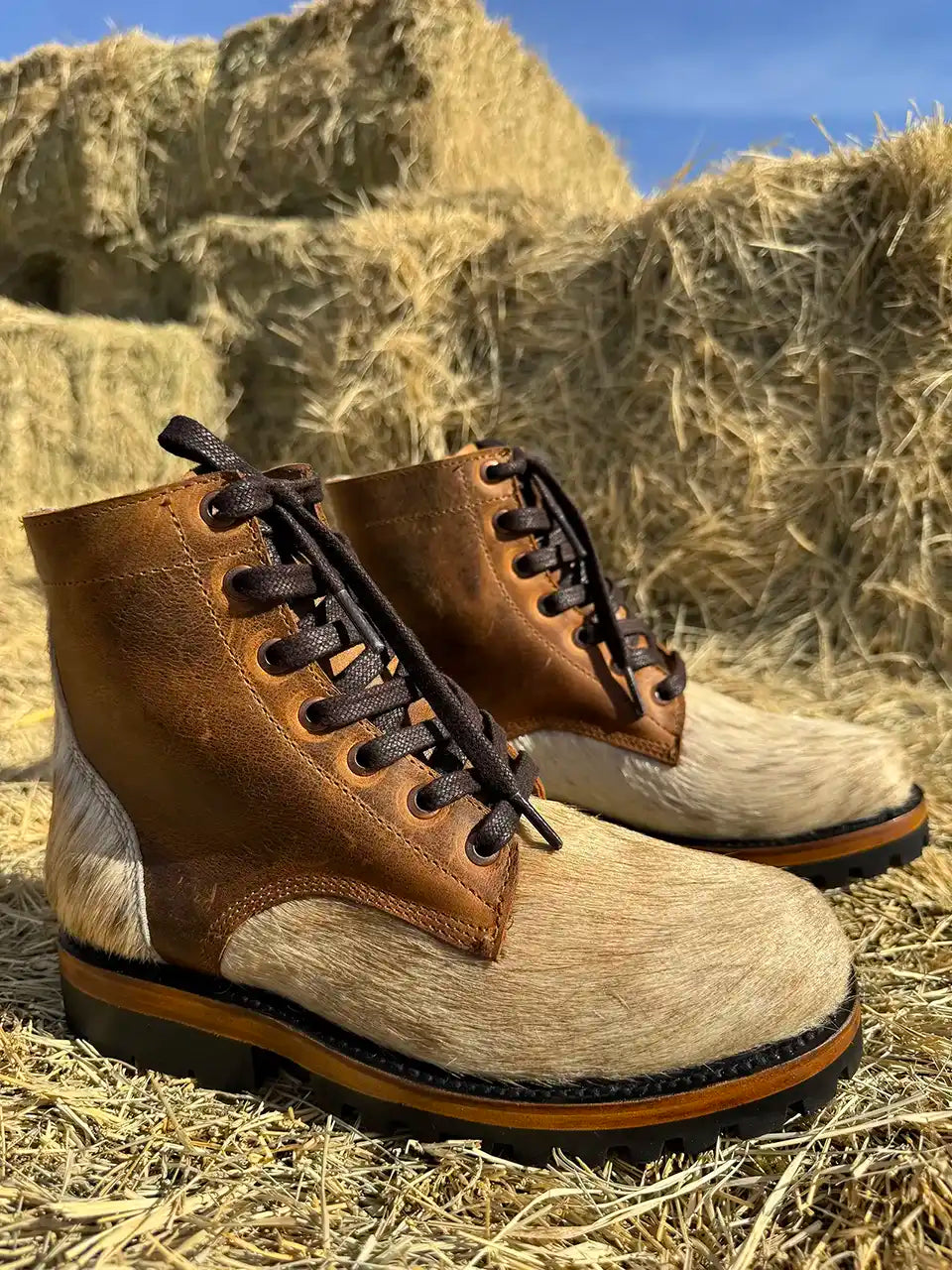 Botas Hasta La Muerte cowhide leather lace up boots with Goodyear welt and lug soles handcrafted in León Mexico.