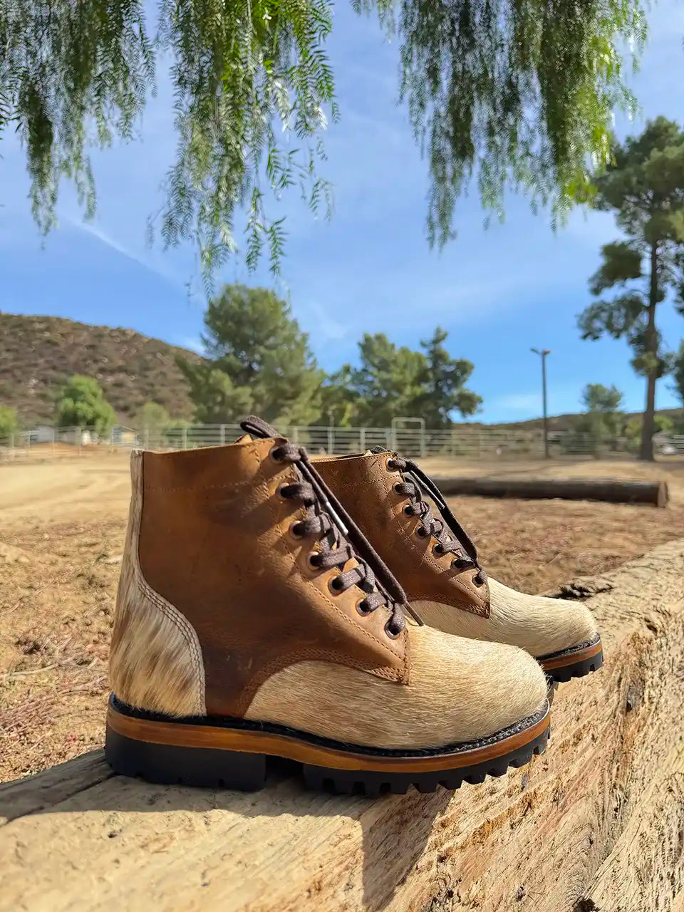 Botas Hasta La Muerte cowhide leather lace up boots with Goodyear welt and lug soles handcrafted in León Mexico.