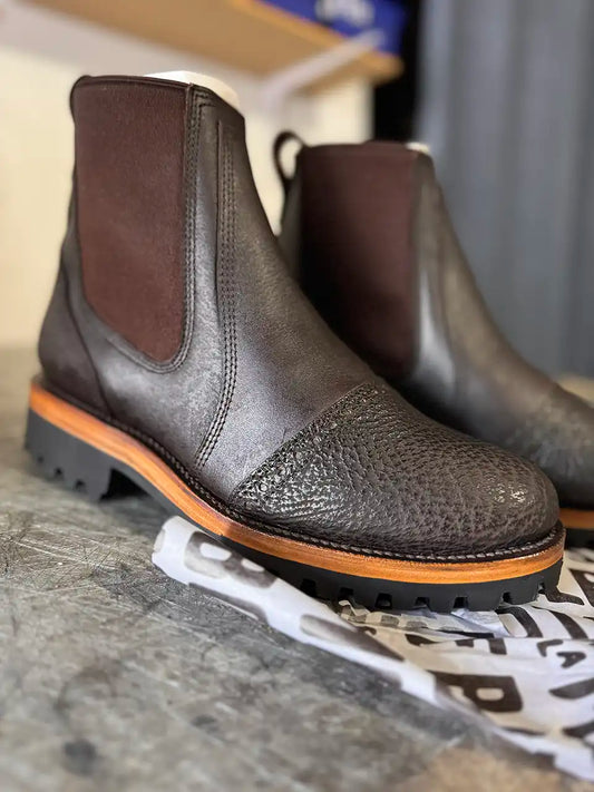 Botas Hasta La Muerte chrome tanned leather Chelsea boots with custom toecaps handcrafted in León Mexico.
