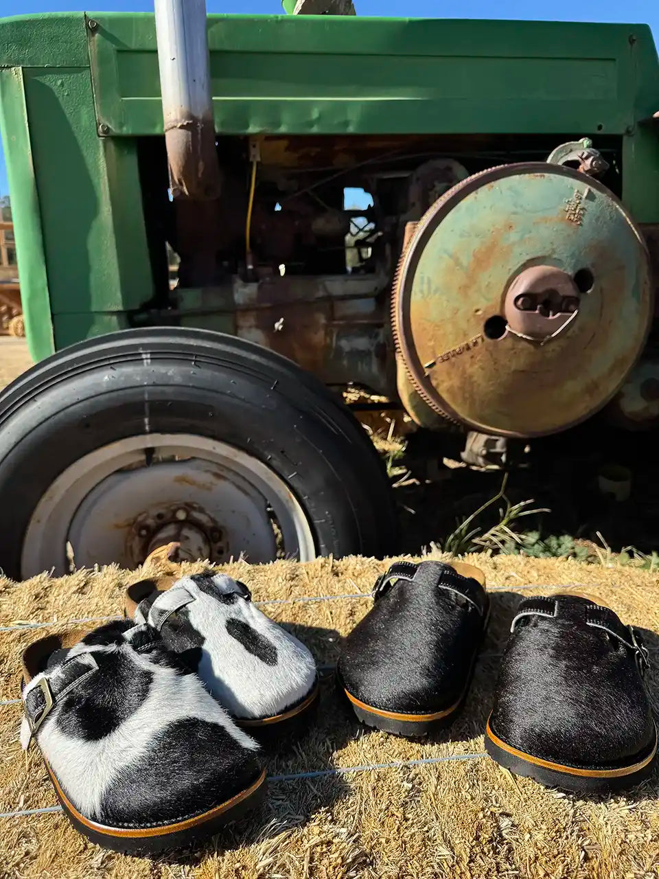Botas Hasta La Muerte black cowhide clogs with cork footbed and Vibram sole handcrafted in León Mexico.