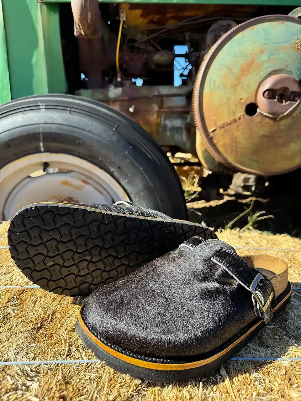 Botas Hasta La Muerte black cowhide clogs with cork footbed and Vibram sole handcrafted in León Mexico.