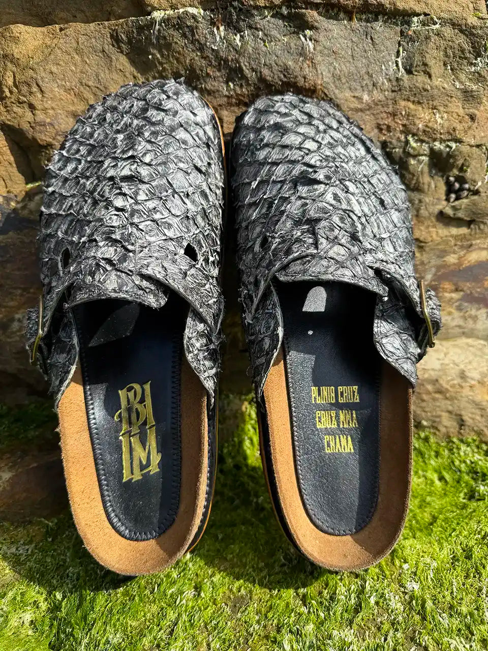 Botas Hasta La Muerte gray pirarucu leather clogs with cork footbed and Vibram sole handcrafted in León Mexico.