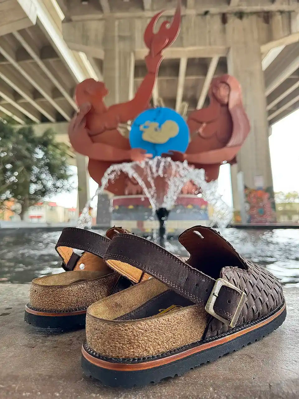 Botas Hasta La Muerte brown Petatillo clogs with swivel ankle straps, cork footbed and Vibram sole handcrafted in León Mexico.