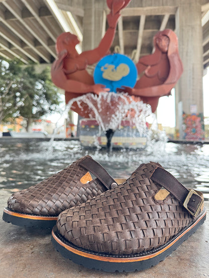 Brown "Petatillo" Clogs with Swivel Straps