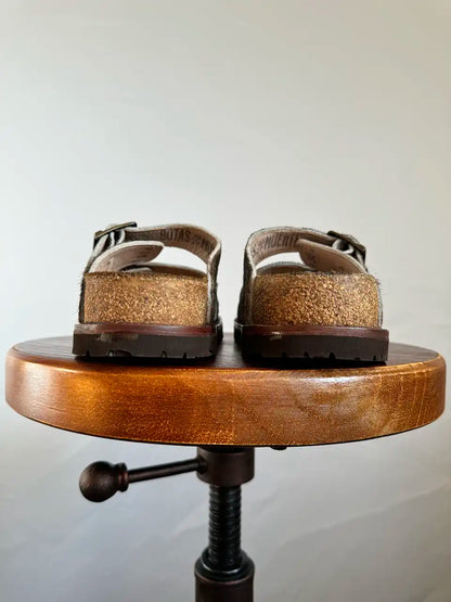 Botas Hasta La Muerte brown cowhide huaraches with cork footbed and Vibram sole handcrafted in León Mexico.