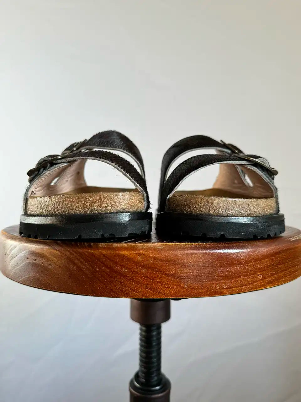 Botas Hasta La Muerte black cowhide huaraches with cork footbed and Vibram sole handcrafted in León Mexico.