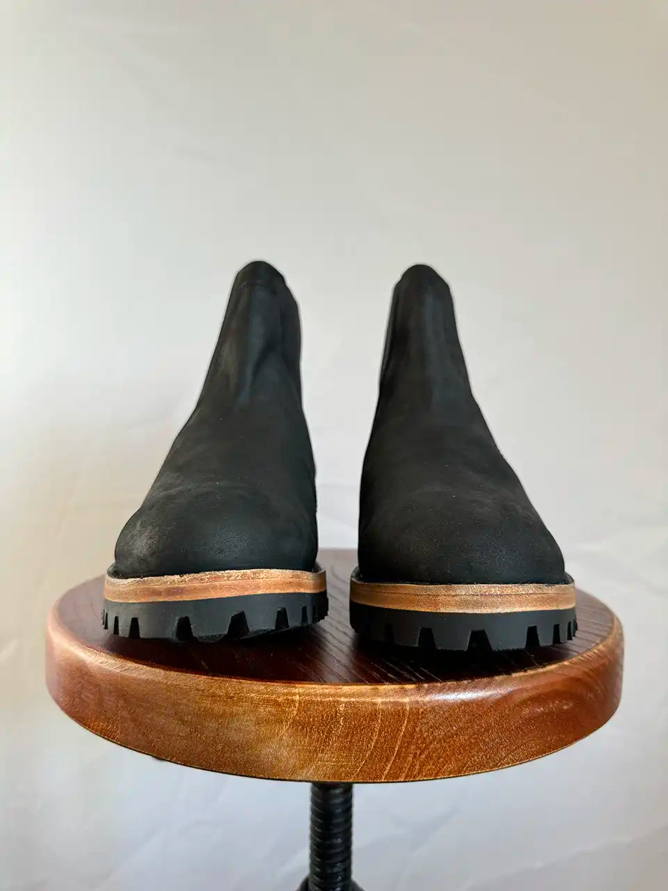 Botas Hasta La Muerte top grain leather Chelsea boots with Goodyear welt and lug soles handcrafted in León Mexico.