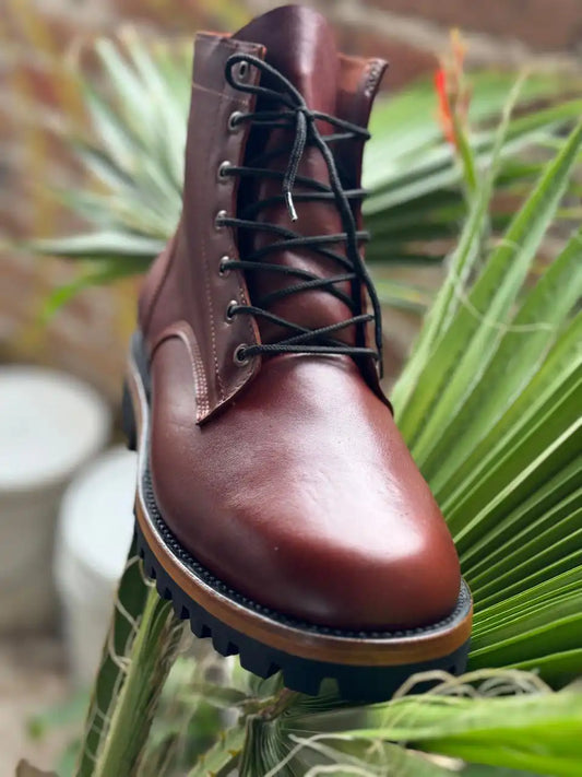 Botas Hasta La Muerte chrome tanned leather lace up boots with Goodyear welt handcrafted in León Mexico.