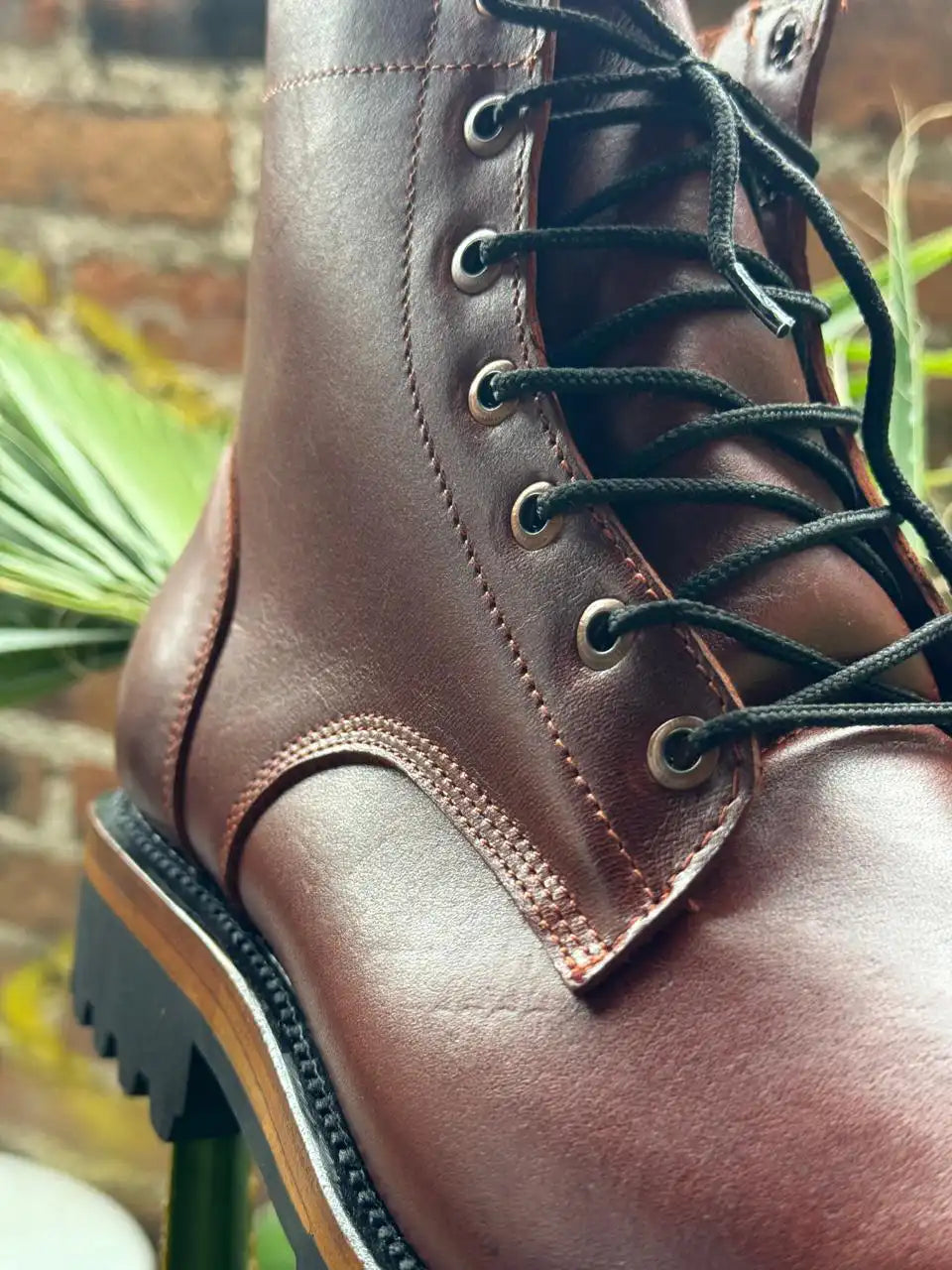 Botas Hasta La Muerte chrome tanned leather lace up boots with Goodyear welt handcrafted in León Mexico.