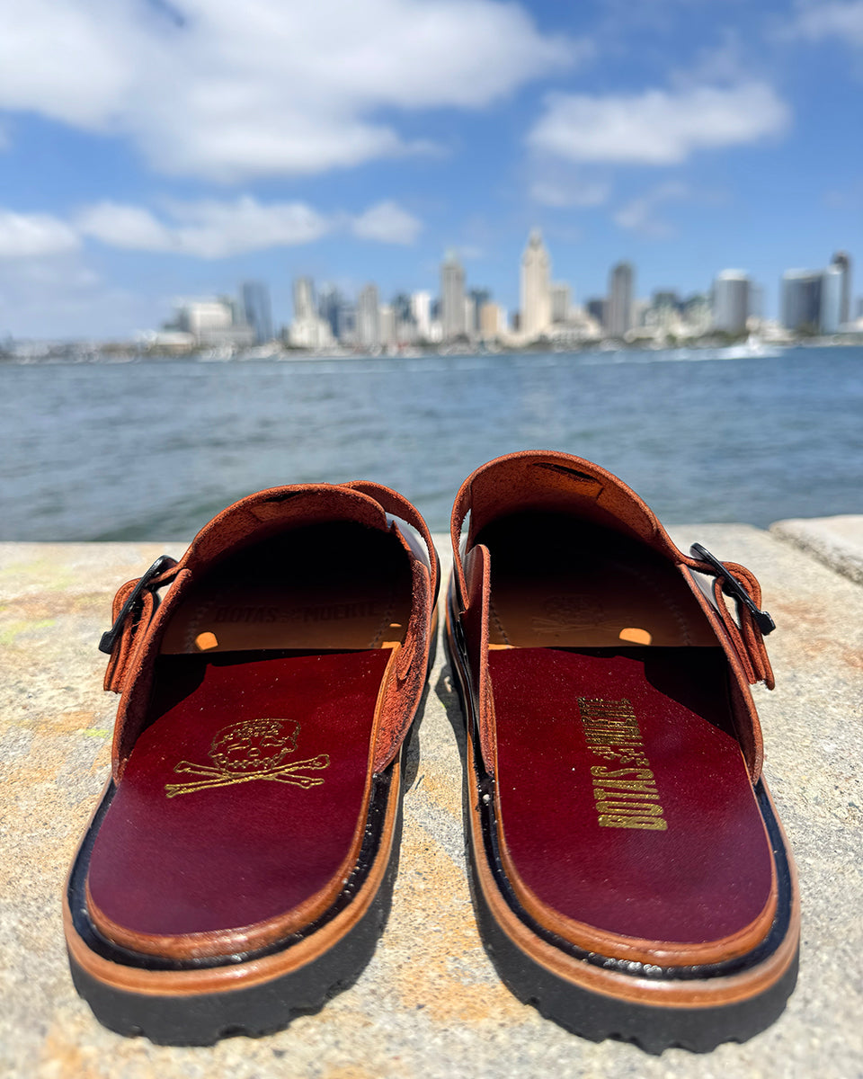 Botas Hasta La Muerte burgundy vegetable tanned zero drop clogs with Vibram soles handcrafted in León Mexico.
