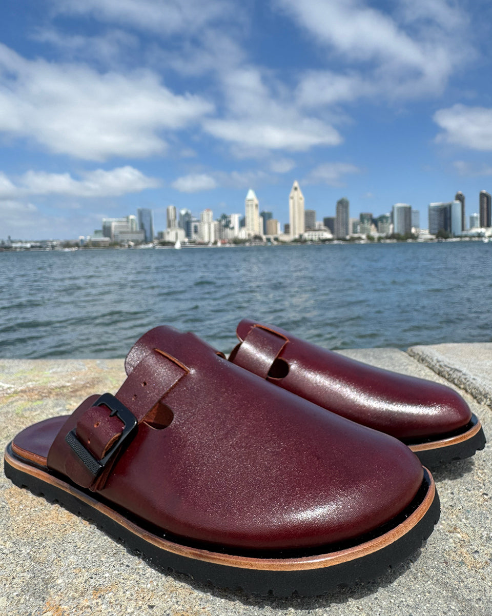 Botas Hasta La Muerte burgundy vegetable tanned zero drop clogs with Vibram soles handcrafted in León Mexico.