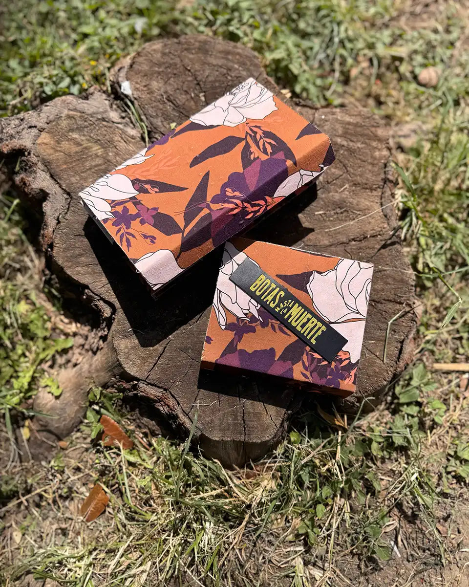 Botas Hasta La Muerte camouflage cowhide leather trucker wallet with brass snap closure handcrafted in León Mexico.
