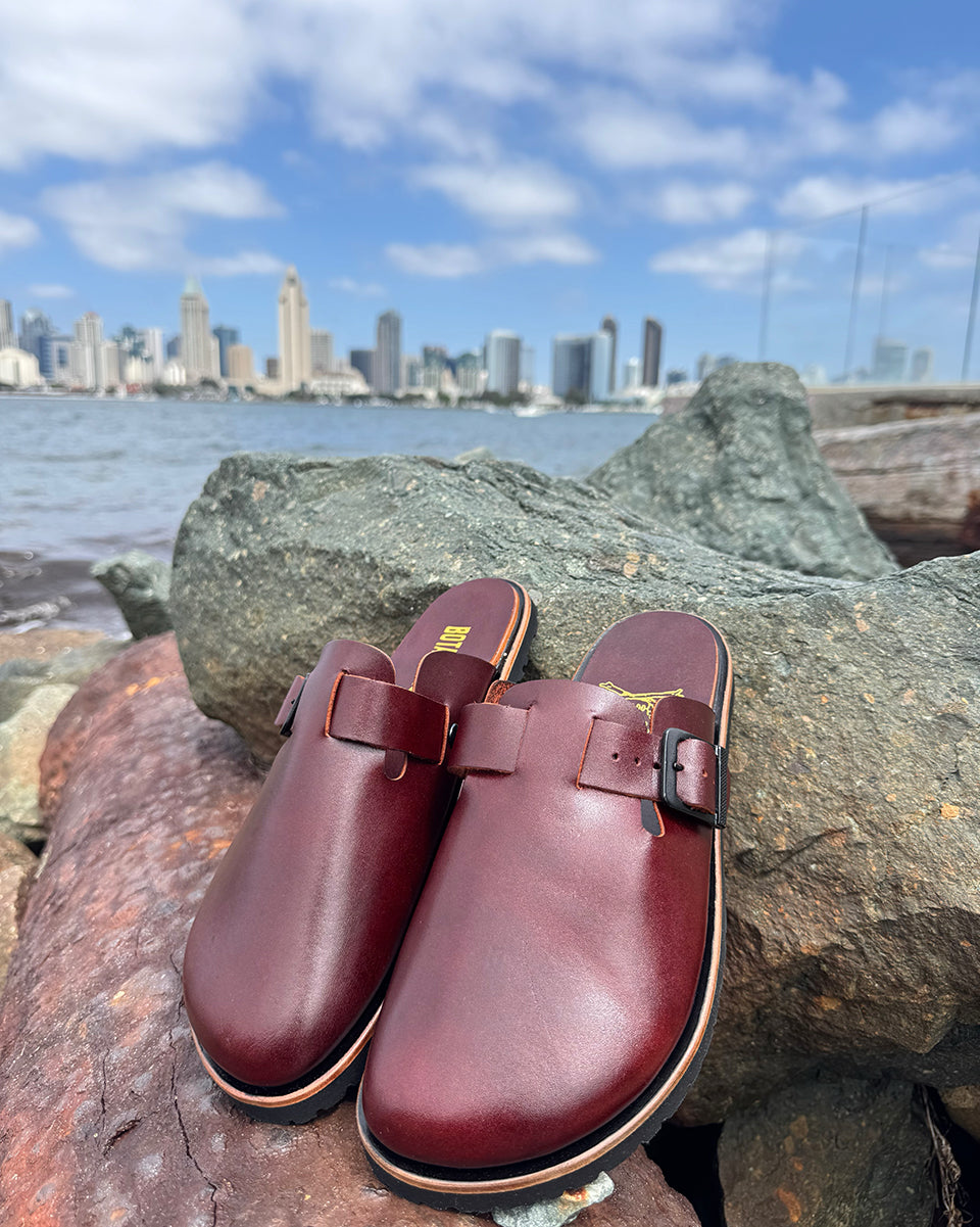 Botas Hasta La Muerte burgundy vegetable tanned zero drop clogs with Vibram soles handcrafted in León Mexico.